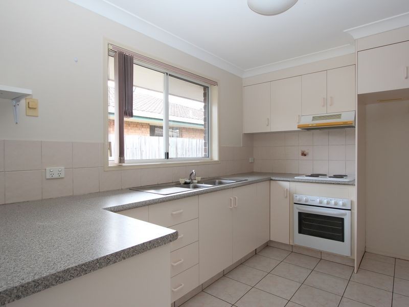 2/129 Government Road, Labrador QLD 4215