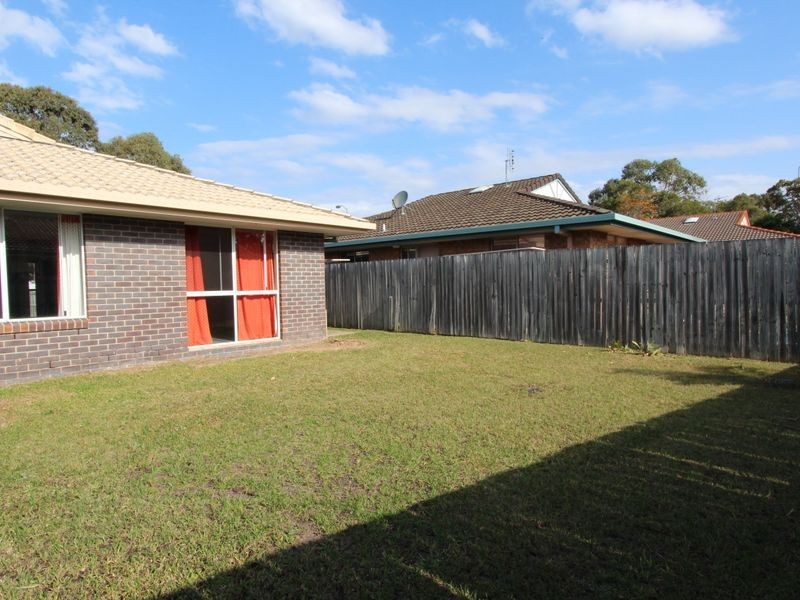 2/129 Government Road, Labrador QLD 4215