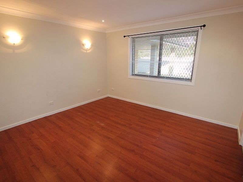 40 Tradewinds Avenue, Paradise Point QLD 4216