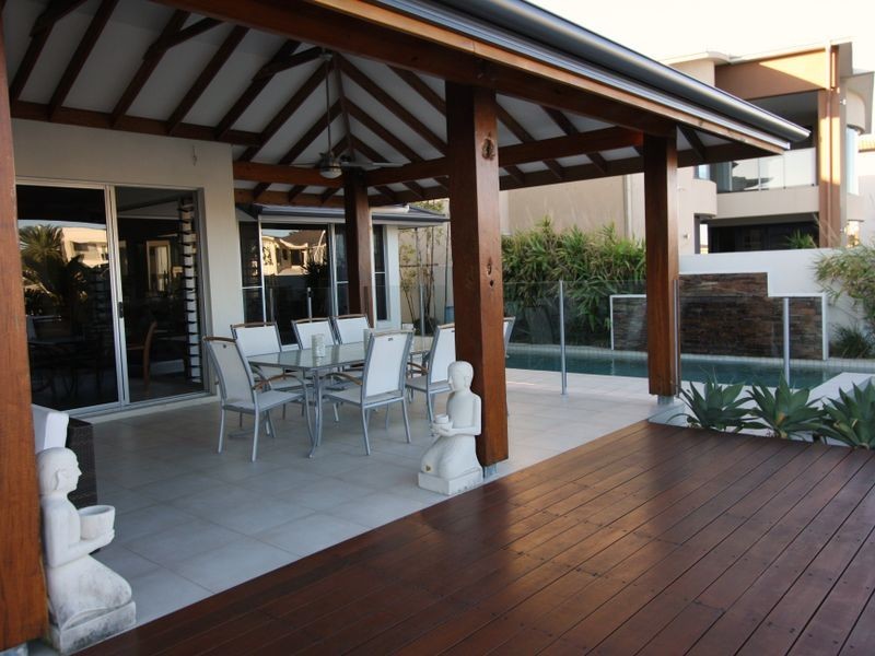 33 The Sovereign Mile, Sovereign Islands QLD 4216