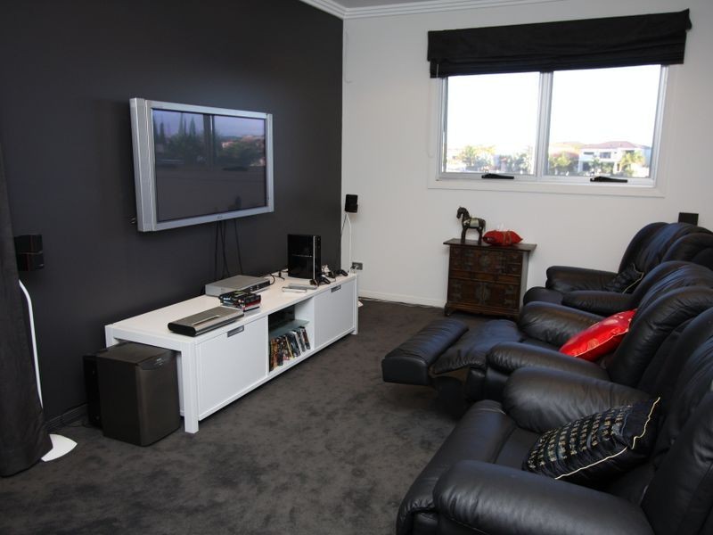 33 The Sovereign Mile, Sovereign Islands QLD 4216