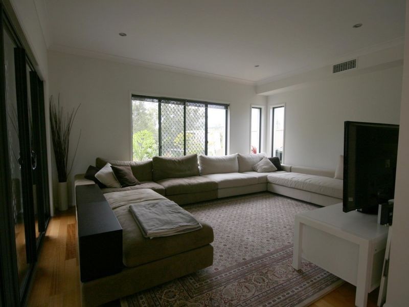 3 Fleetwood Court, Helensvale QLD 4212