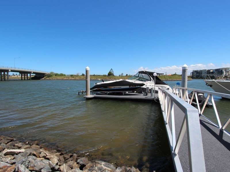 8 Palladium Boulevard, Hope Island QLD 4212