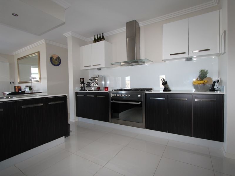 8 Palladium Boulevard, Hope Island QLD 4212