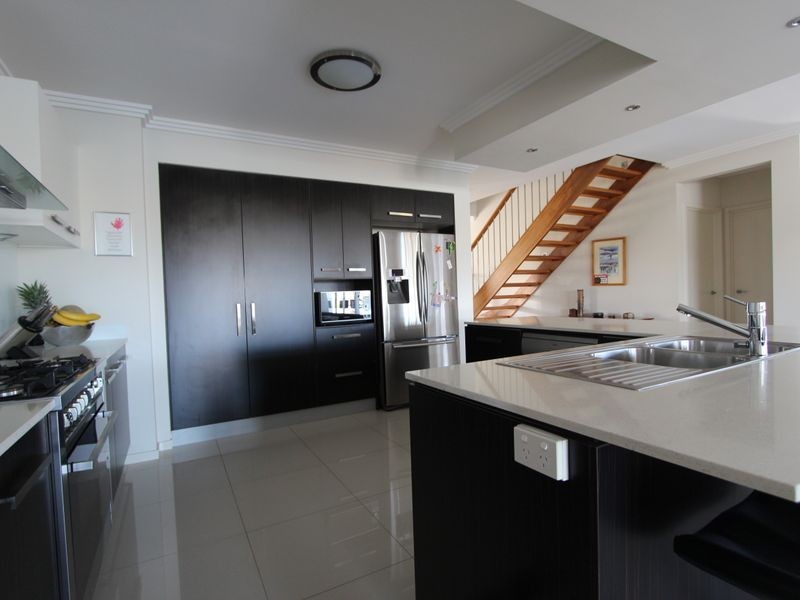 8 Palladium Boulevard, Hope Island QLD 4212