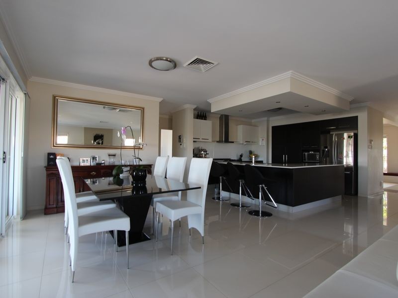8 Palladium Boulevard, Hope Island QLD 4212