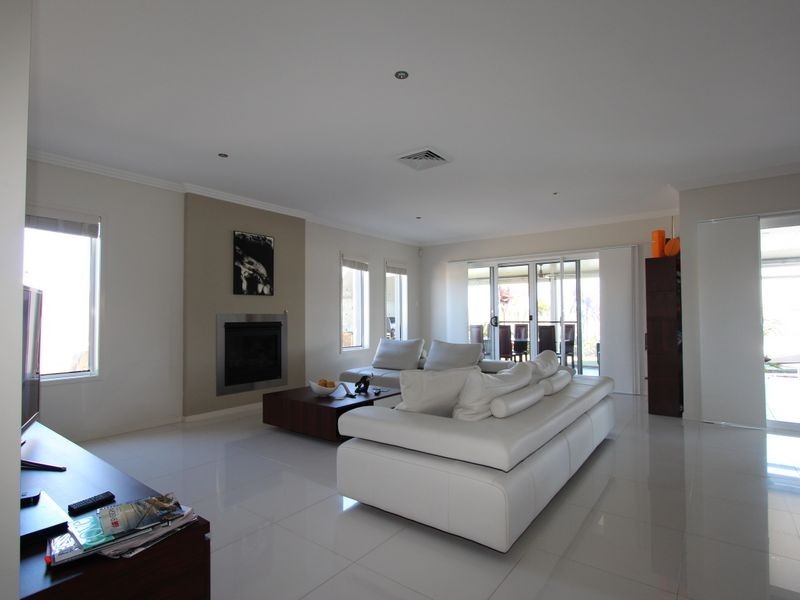 8 Palladium Boulevard, Hope Island QLD 4212