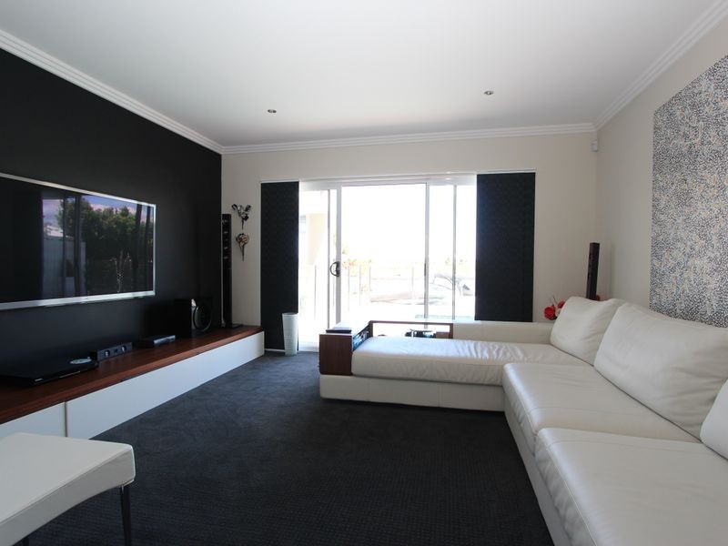 8 Palladium Boulevard, Hope Island QLD 4212