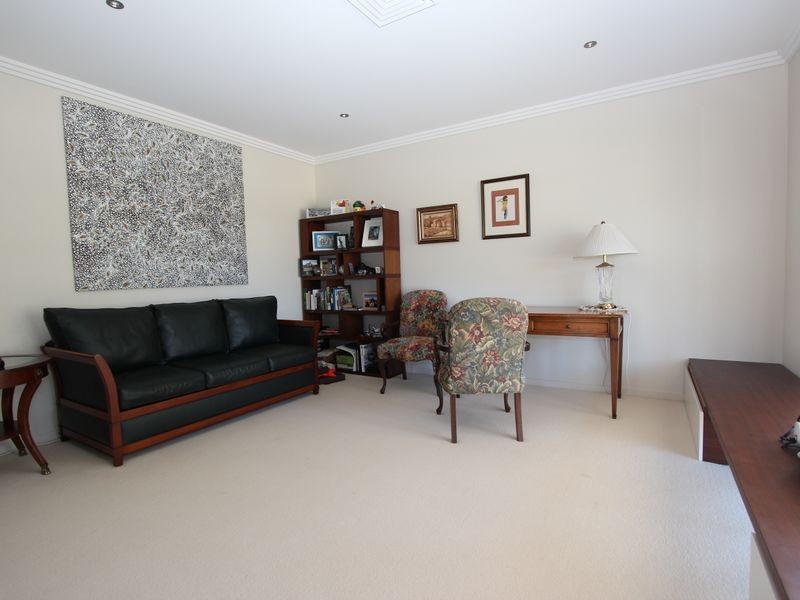 8 Palladium Boulevard, Hope Island QLD 4212