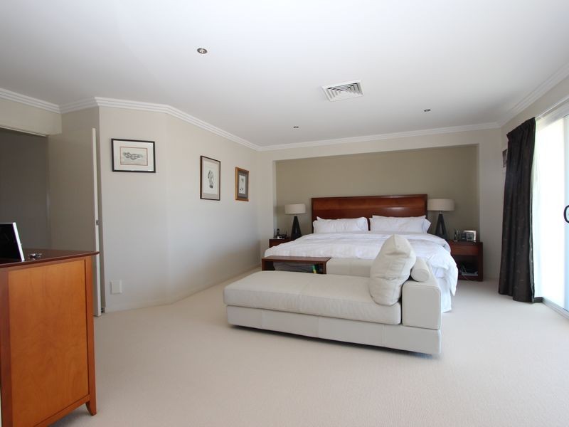 8 Palladium Boulevard, Hope Island QLD 4212