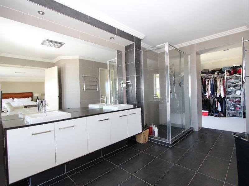 8 Palladium Boulevard, Hope Island QLD 4212