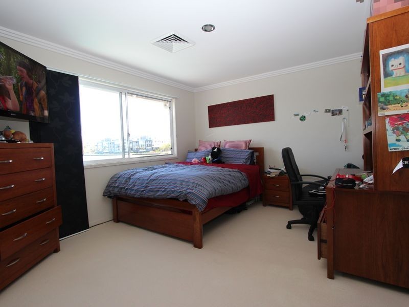 8 Palladium Boulevard, Hope Island QLD 4212