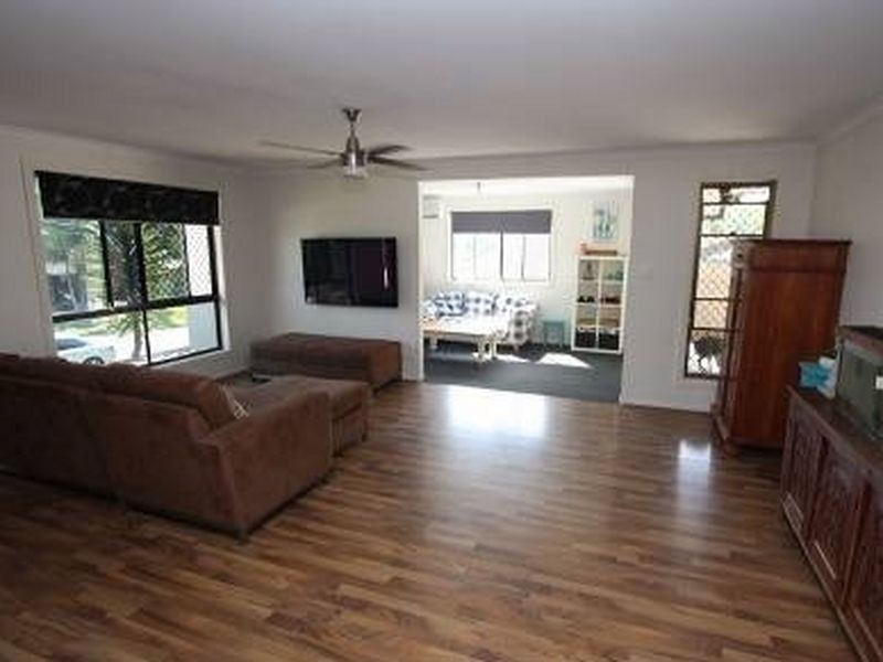 25 Forrest Avenue, Molendinar QLD 4214