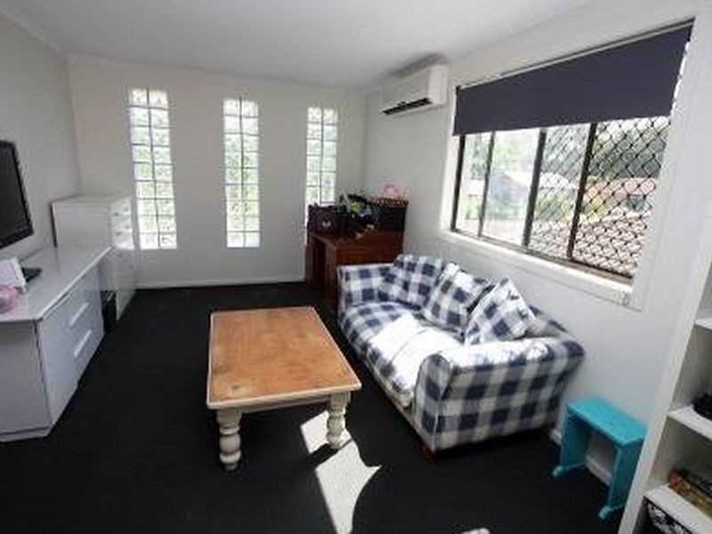 25 Forrest Avenue, Molendinar QLD 4214