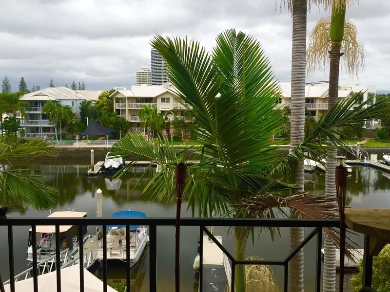 17/18 Jennifer Avenue, Runaway Bay QLD 4216