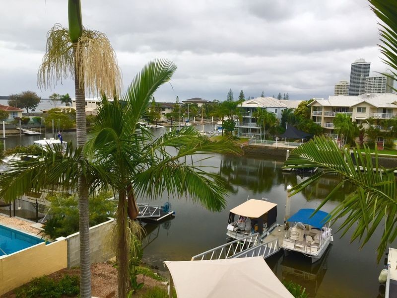 17/18 Jennifer Avenue, Runaway Bay QLD 4216