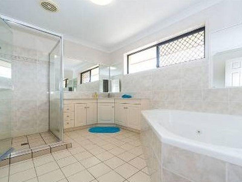 83 Burrendong Road, Coombabah QLD 4216