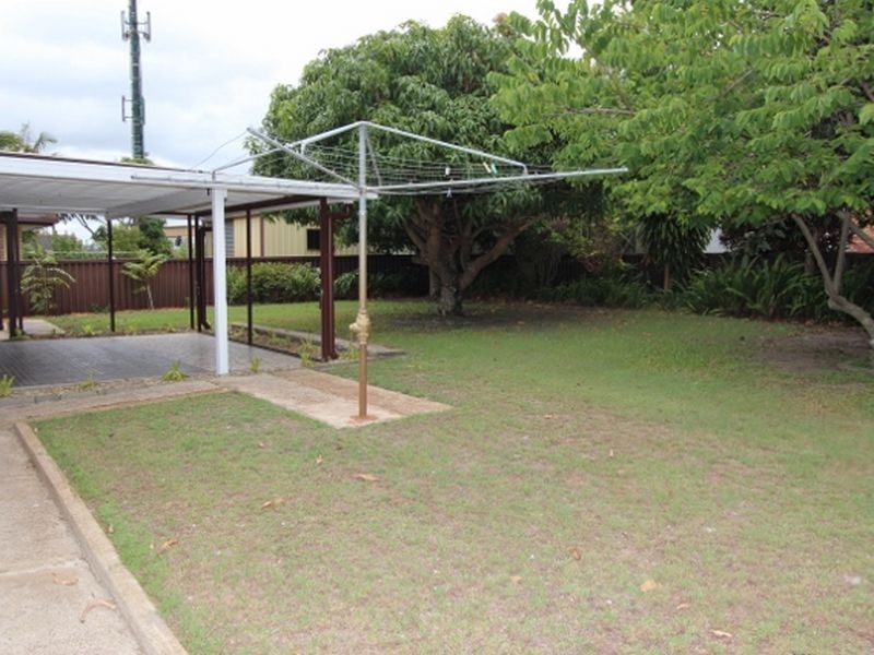 7 Blaxland Avenue, Paradise Point QLD 4216