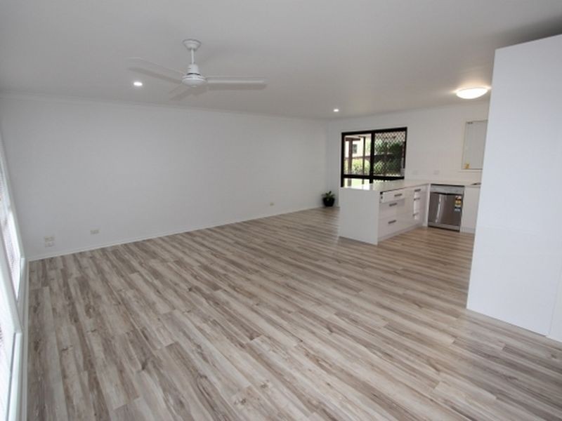 7 Blaxland Avenue, Paradise Point QLD 4216