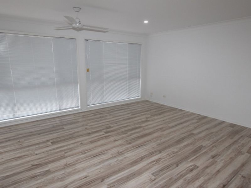 7 Blaxland Avenue, Paradise Point QLD 4216