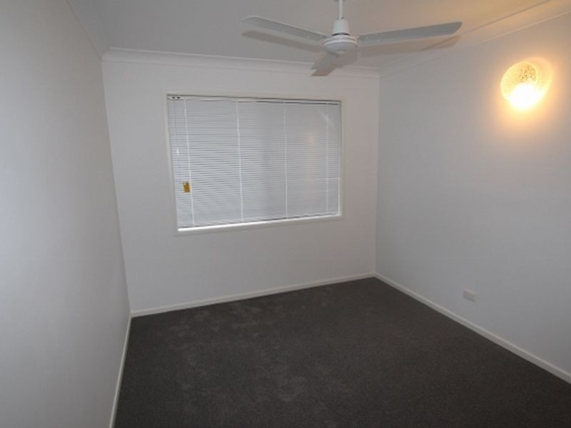 7 Blaxland Avenue, Paradise Point QLD 4216