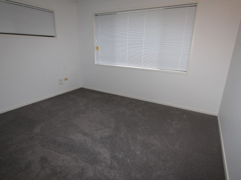 7 Blaxland Avenue, Paradise Point QLD 4216