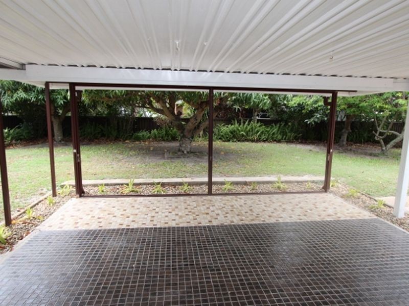 7 Blaxland Avenue, Paradise Point QLD 4216