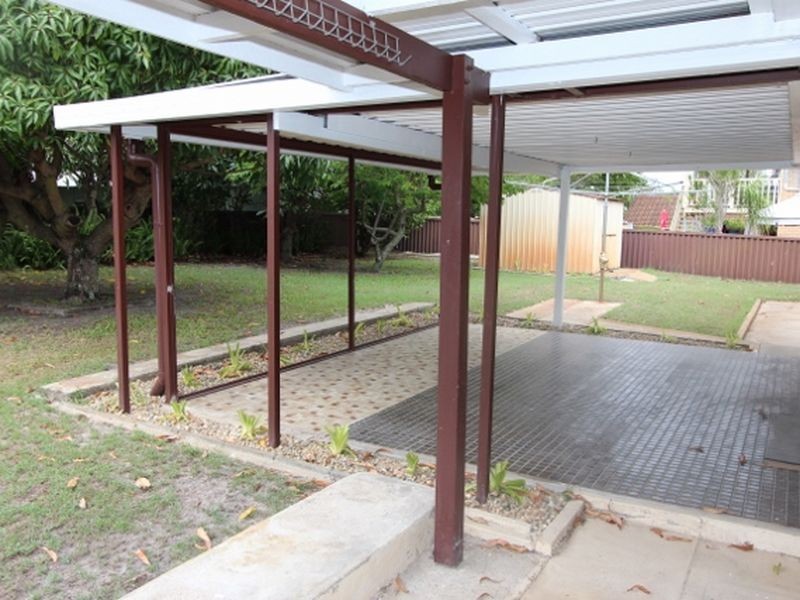 7 Blaxland Avenue, Paradise Point QLD 4216