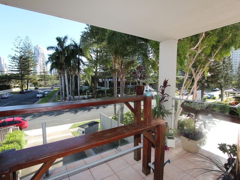 4/13 Breaker Street, Main Beach QLD 4217
