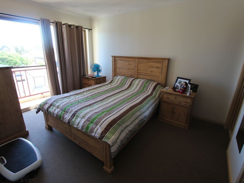 12/18 Jennifer Avenue, Runaway Bay QLD 4216