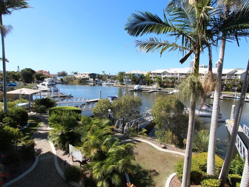 12/18 Jennifer Avenue, Runaway Bay QLD 4216