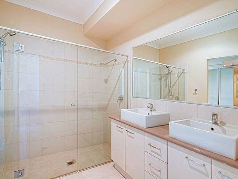 10 Iridium Drive, Hope Island QLD 4212