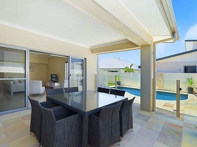 10 Iridium Drive, Hope Island QLD 4212