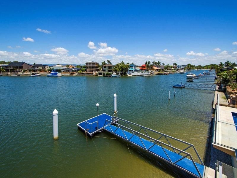 38 Oxley Drive, Paradise Point QLD 4216