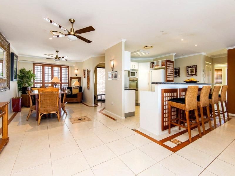 38 Oxley Drive, Paradise Point QLD 4216