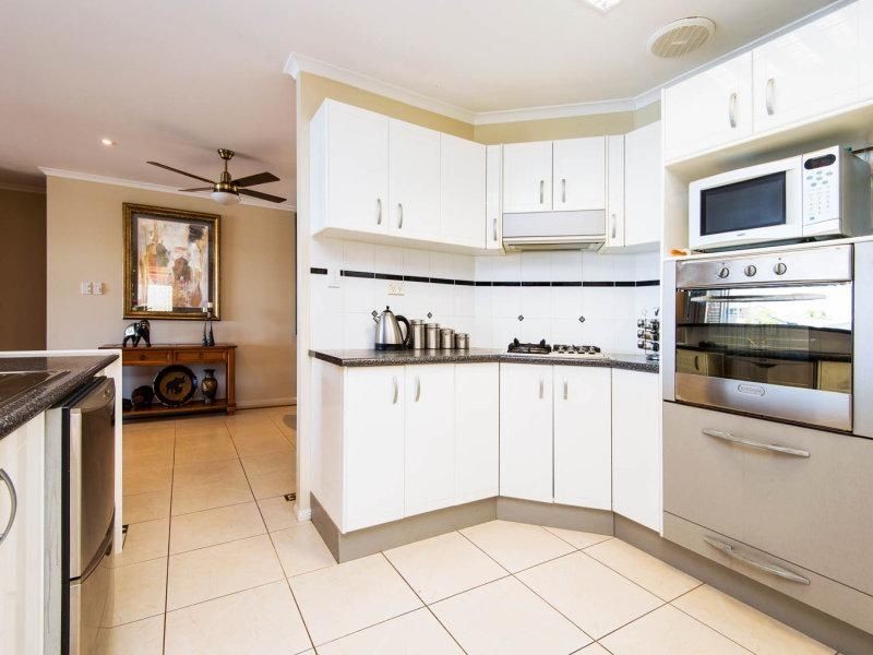 38 Oxley Drive, Paradise Point QLD 4216