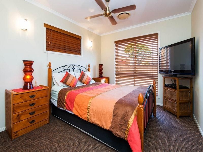 38 Oxley Drive, Paradise Point QLD 4216