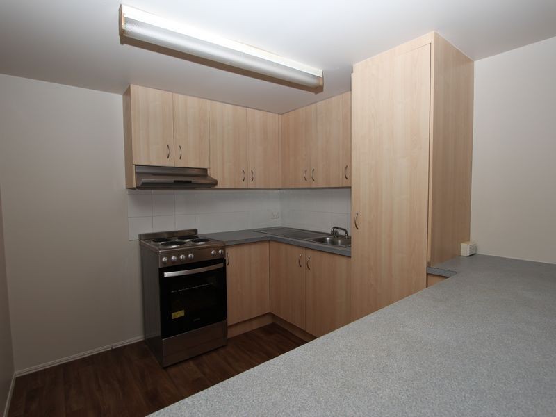 2/145 Government Road, Labrador QLD 4215