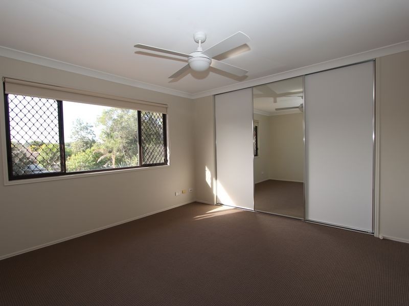 2/145 Government Road, Labrador QLD 4215