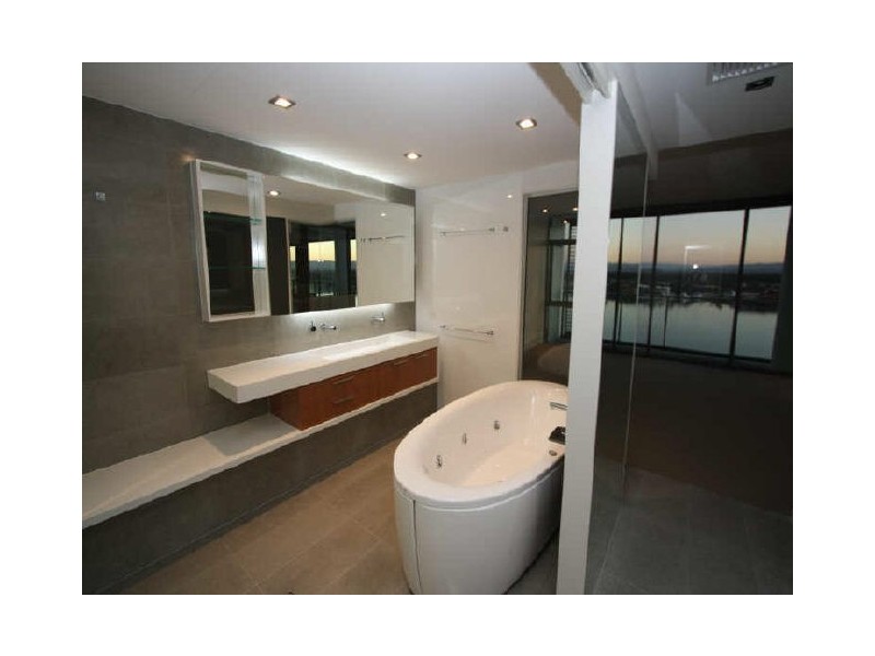 31702 Ephraim Island, Paradise Point QLD 4216