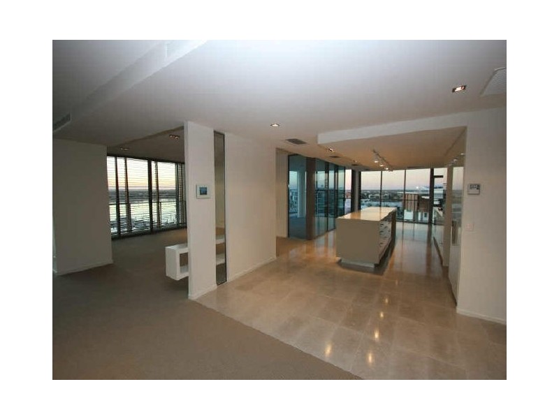 31702 Ephraim Island, Paradise Point QLD 4216