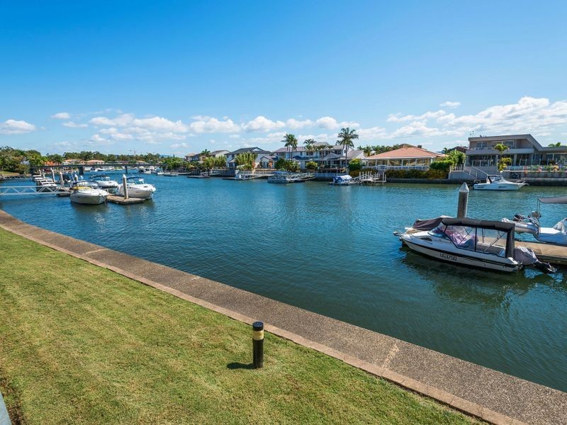 12/100 Morala Avenue, Runaway Bay QLD 4216