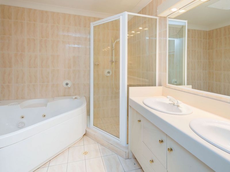 12/100 Morala Avenue, Runaway Bay QLD 4216