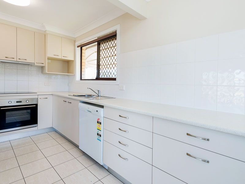 51 Jacaranda Avenue, Hollywell QLD 4216