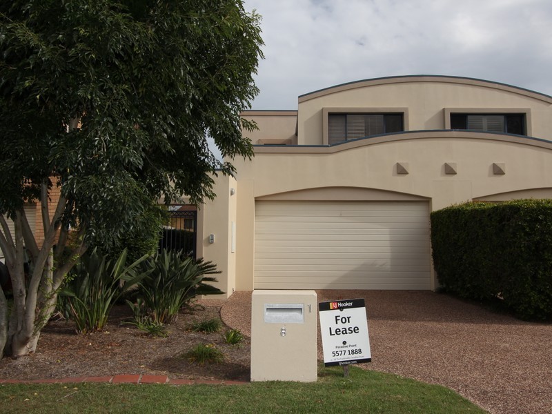 1/8 Drake Avenue, Paradise Point QLD 4216