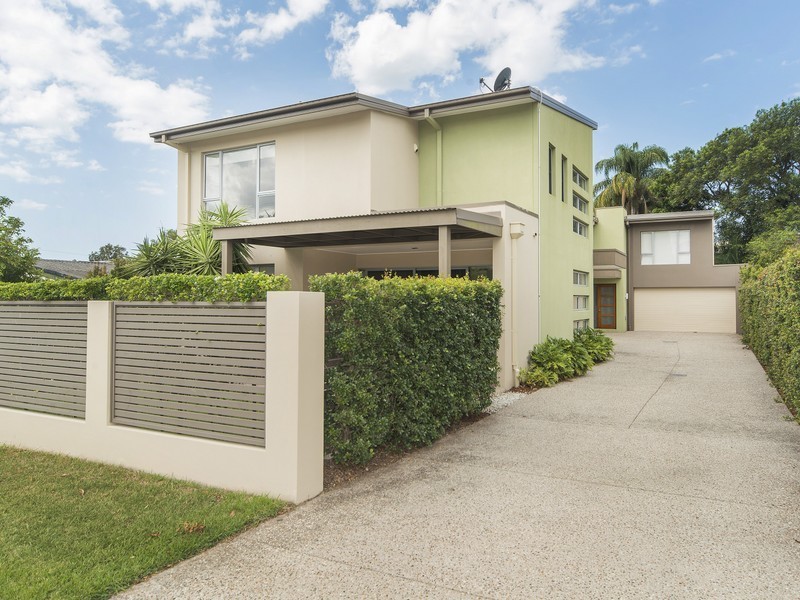 1/5 Wynflo Street, Labrador QLD 4215