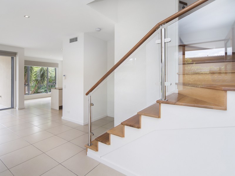 1/5 Wynflo Street, Labrador QLD 4215