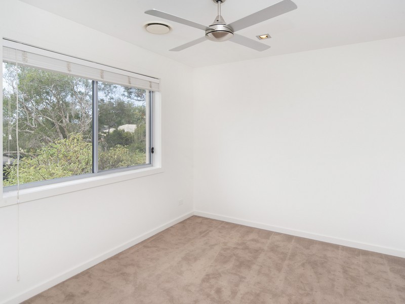 1/5 Wynflo Street, Labrador QLD 4215