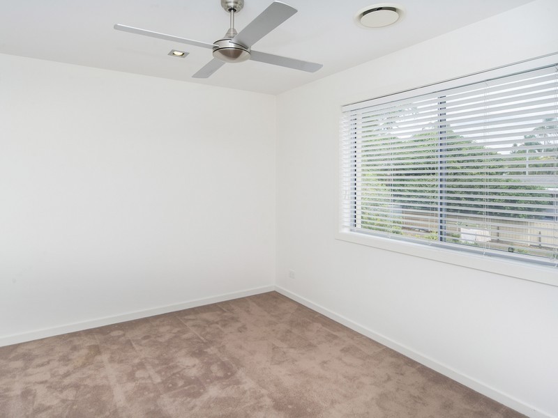 1/5 Wynflo Street, Labrador QLD 4215