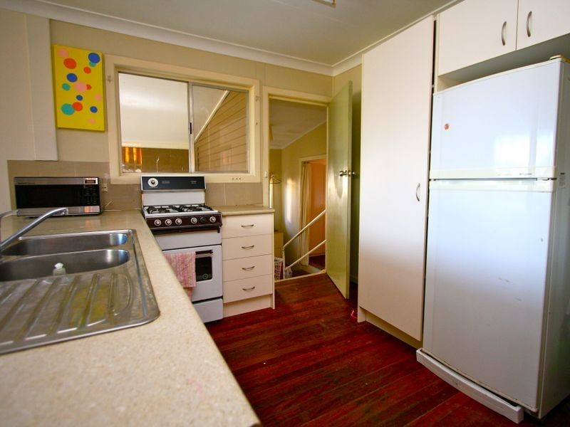 8 Nambur Street, Runaway Bay QLD 4216